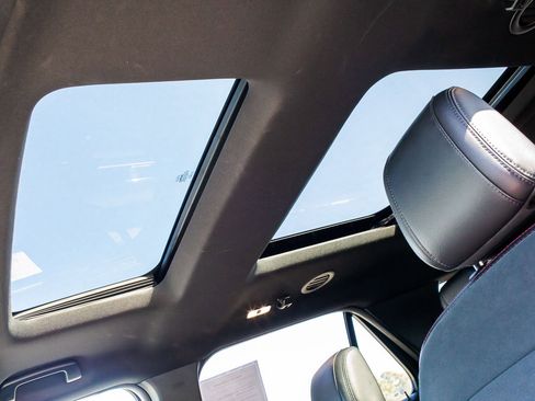 Used 2018 Ford Explorer XLT w/ Equipment Group 202A image 23