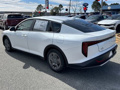 New 2026 Kia K4 LX image 5