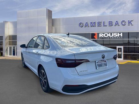 Used 2024 Volkswagen Jetta Sport FWD image 7