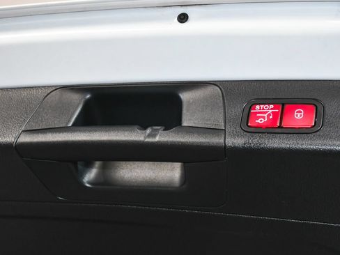 Used 2022 Mercedes-Benz GLB 250 4MATIC image 69