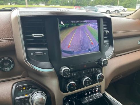Used 2019 RAM 1500 Laramie AWD/4WD image 16