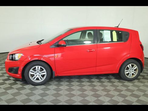 Used 2014 Chevrolet Sonic LT FWD image 9