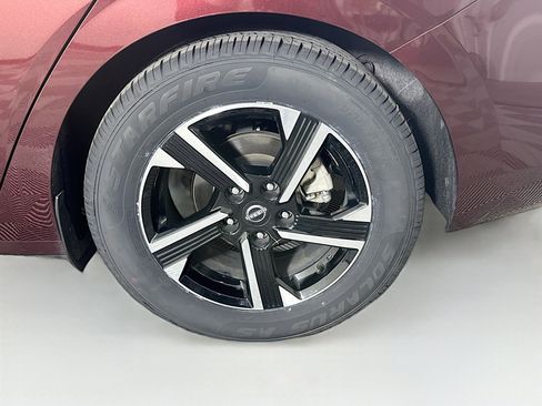 Used 2025 Nissan Sentra SV image 11