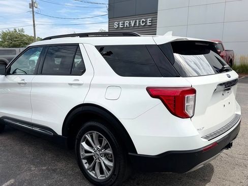 Used 2023 Ford Explorer XLT w/ Equipment Group 202A AWD/4WD image 5