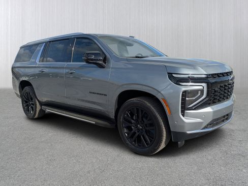 New 2026 Chevrolet Suburban Premier image 1