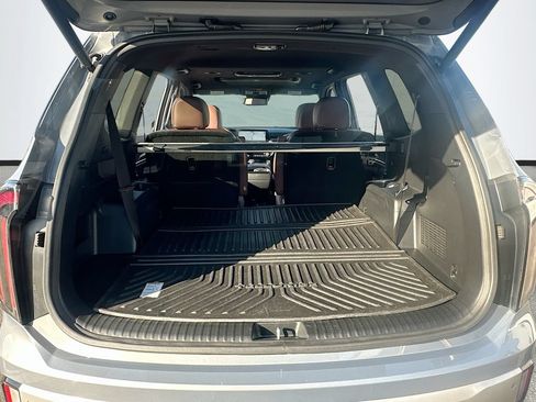 Used 2024 Kia Telluride EX w/ EX Captain's Chair Package FWD image 27