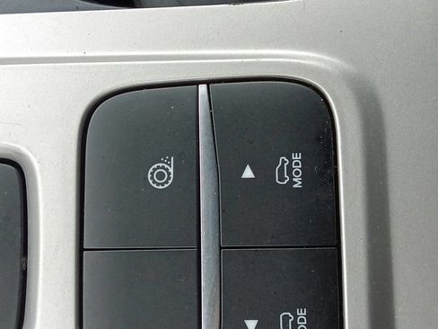 Used 2022 Ford Explorer XLT RWD image 30