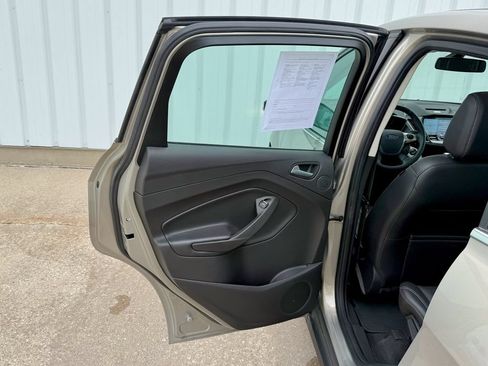 Used 2016 Ford C-MAX SEL w/ Equipment Group 302A FWD image 15