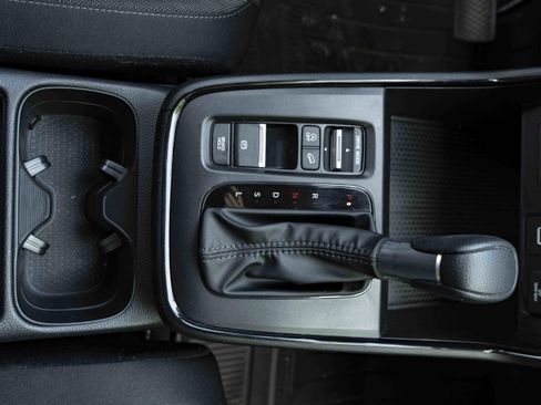 Used 2025 Honda CR-V LX image 27