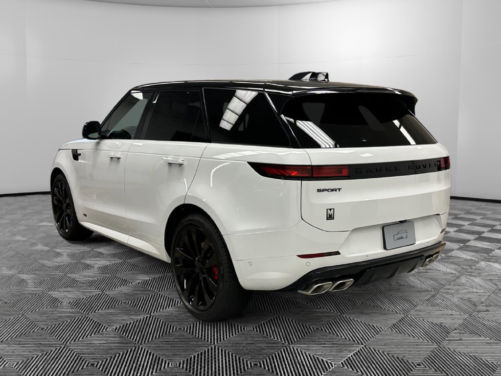 New 2027 Land Rover Range Rover Sport Dynamic SE AWD/4WD image 3
