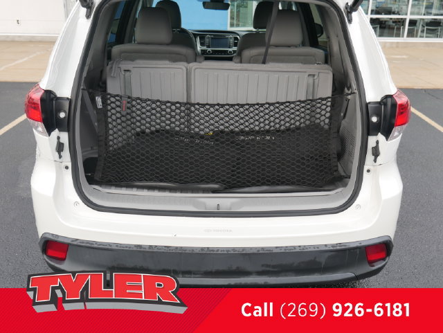 Used 2017 Toyota Highlander XLE AWD/4WD image 17