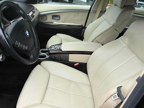 Used 2007 BMW 750i RWD image 17