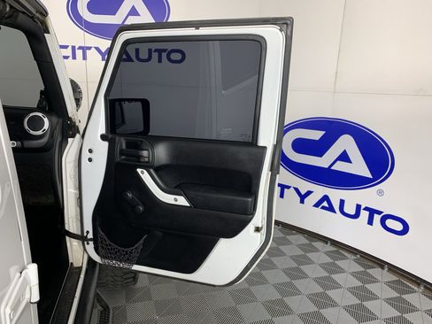Used 2014 Jeep Wrangler Unlimited Sport w/ Max Tow Package AWD/4WD image 34
