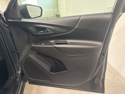 Used 2019 Chevrolet Equinox LT image 36