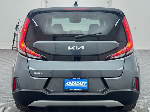 Used 2023 Kia Soul LX w/ Option Group 015 FWD image 7