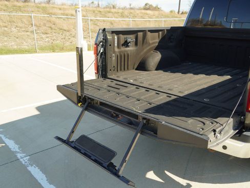 Used 2018 Ford F150 XLT w/ Equipment Group 302A Luxury image 35