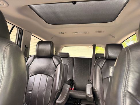 Used 2014 Buick Enclave Leather AWD/4WD image 31