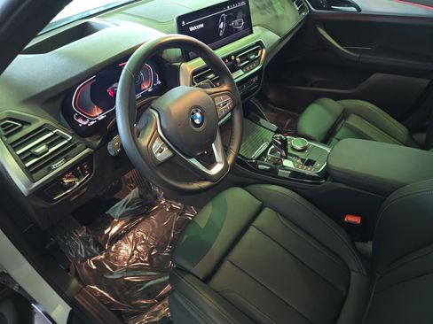 Used 2025 BMW X4 xDrive30i image 17
