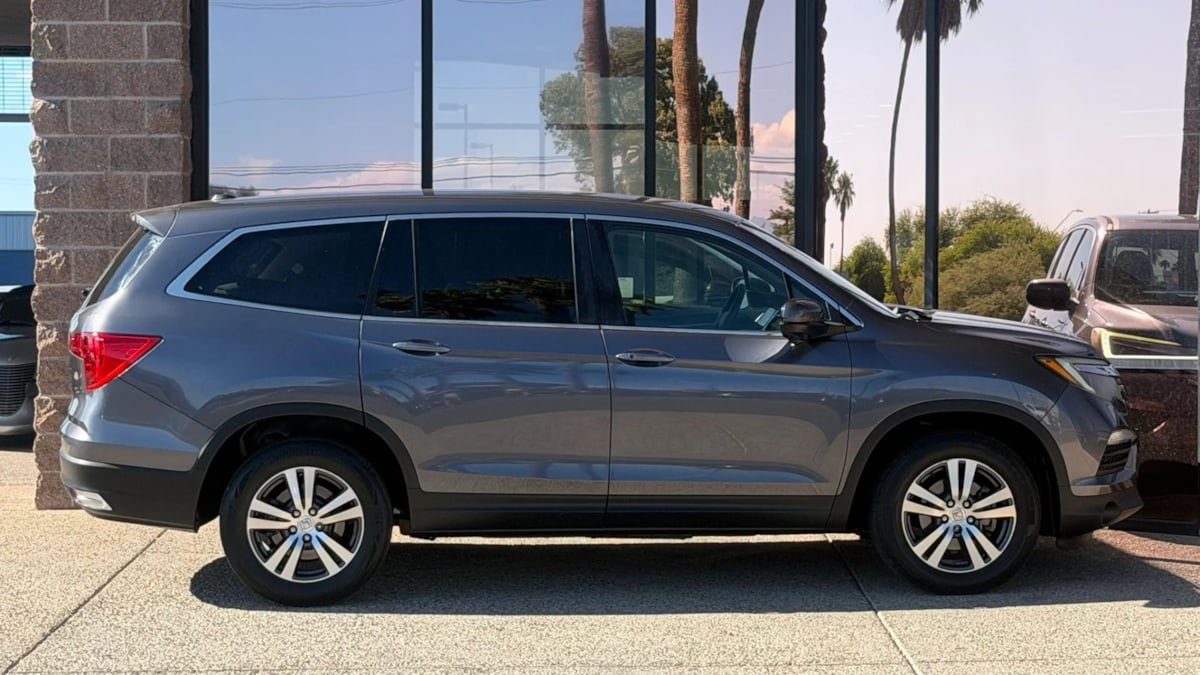Used 2017 Honda Pilot EX image 20