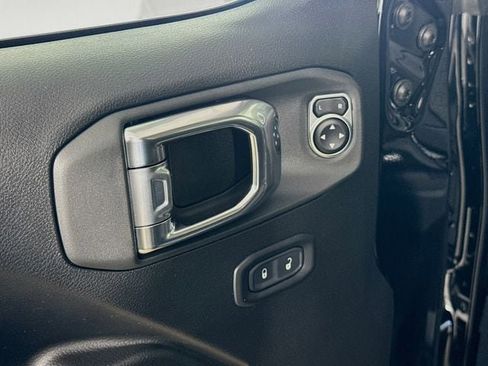 New 2025 Jeep Gladiator Sport image 20