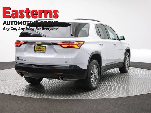 Used 2023 Chevrolet Traverse LT w/ Rear Camera Mirror Package AWD/4WD image 5