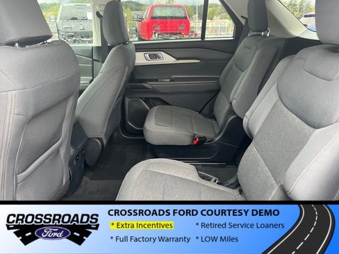 New 2025 Ford Explorer Active image 19
