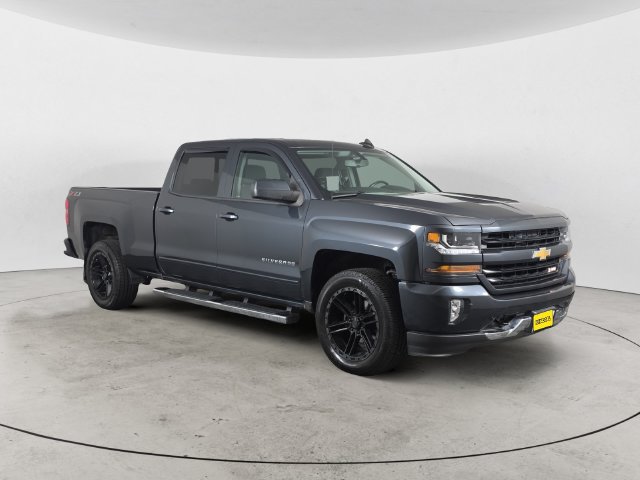 Used 2018 Chevrolet Silverado 1500 LT w/ All Star Edition AWD/4WD image 3