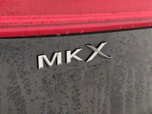 Used 2017 Lincoln MKX Reserve w/ Lincoln MKX Climate Package image 16