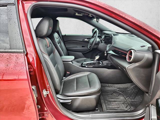 Used 2024 Chevrolet Trax RS w/ Sunroof Package FWD image 21