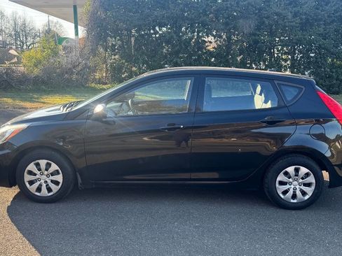 Used 2016 Hyundai Accent SE image 5