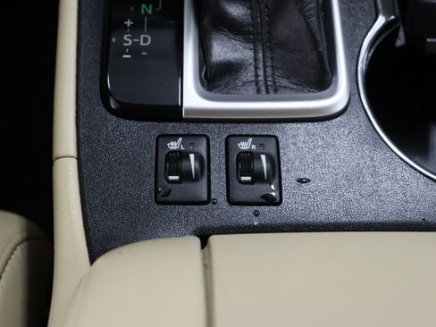 Used 2018 Toyota Highlander XLE AWD/4WD image 22