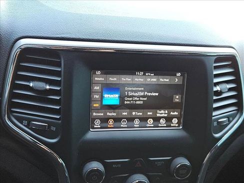 Used 2021 Jeep Grand Cherokee Laredo RWD image 11
