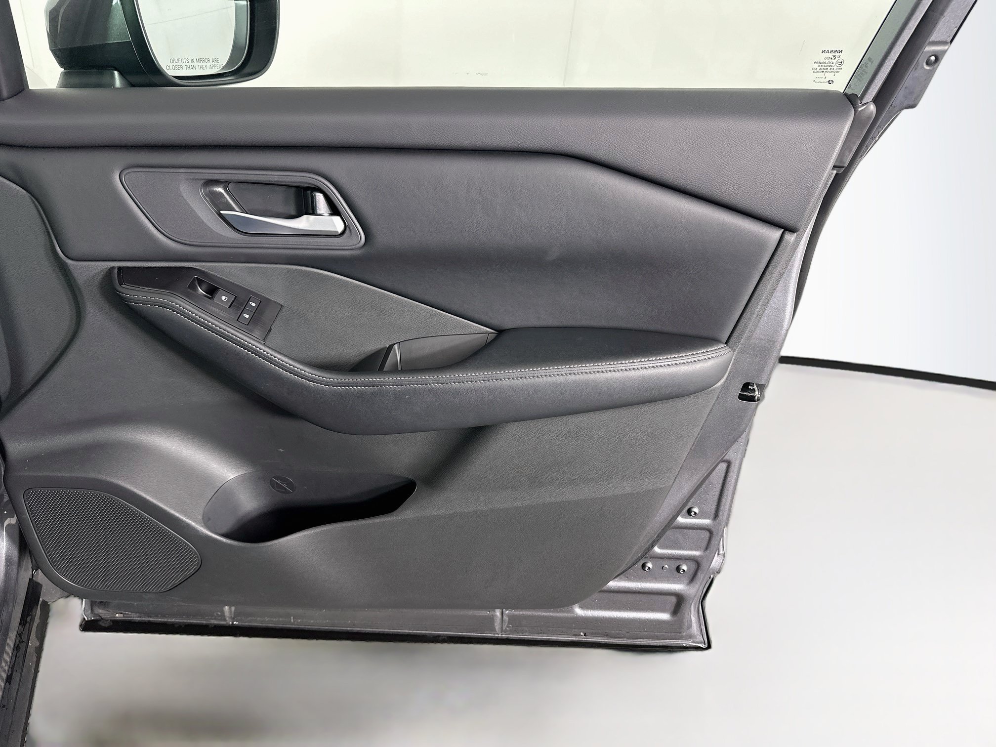 Used 2026 Nissan Rogue SV FWD image 31