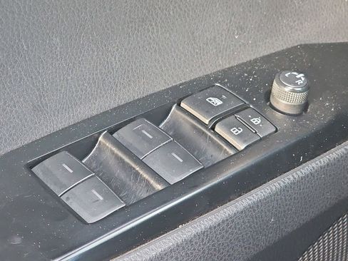 Used 2025 Toyota Camry LE image 28