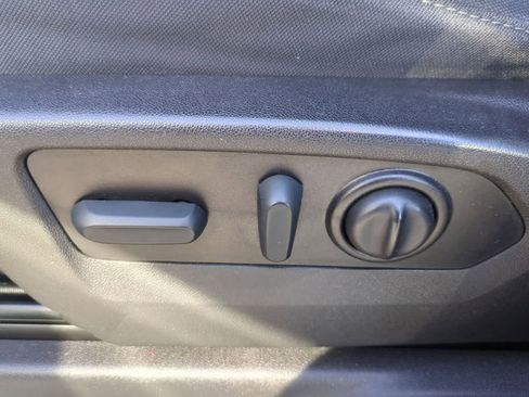 Used 2022 Chevrolet Silverado 1500 LT Trail Boss w/ Safety Package AWD/4WD image 18