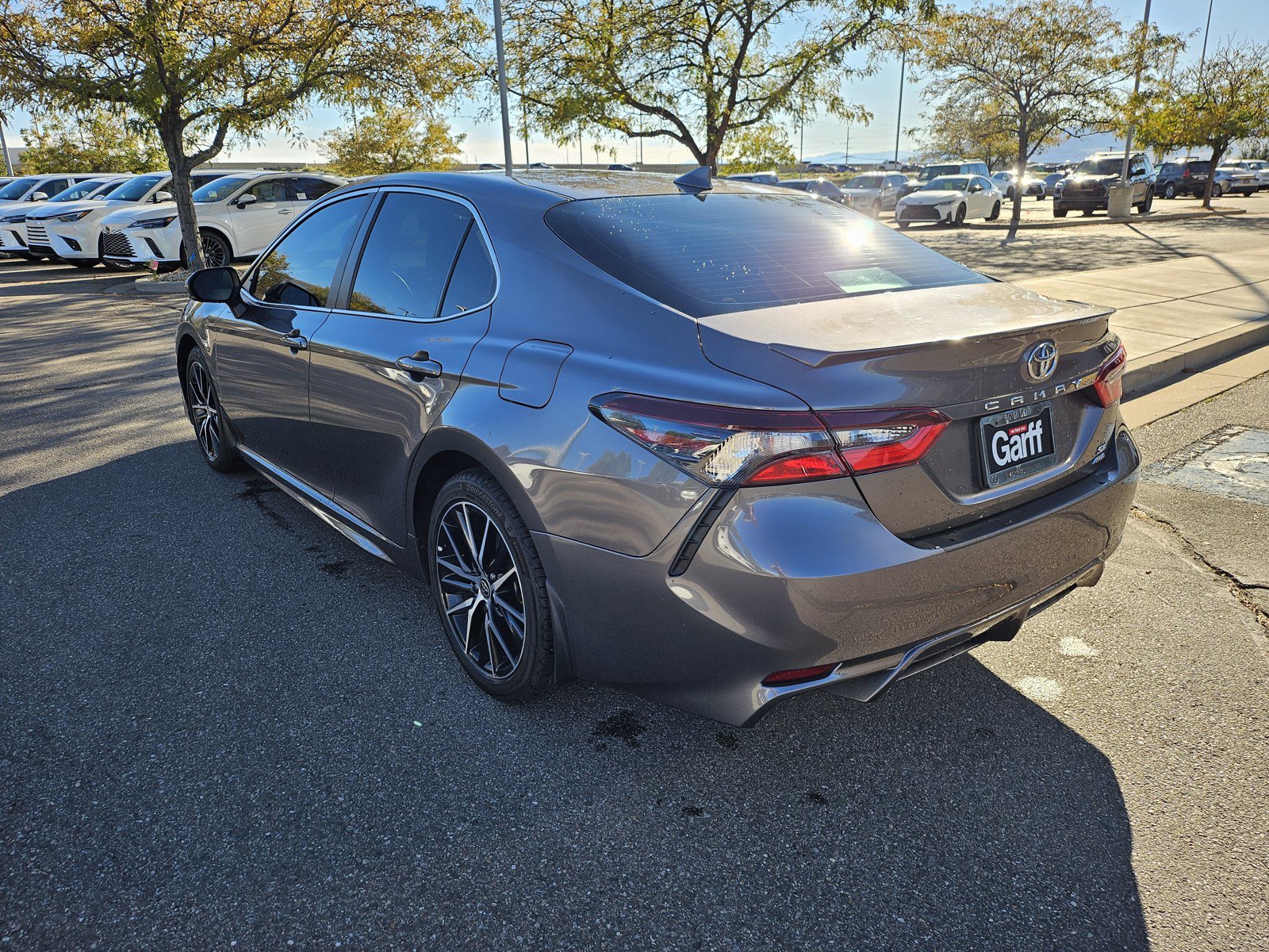Used 2021 Toyota Camry SE w/ Cold Weather Package AWD/4WD image 8