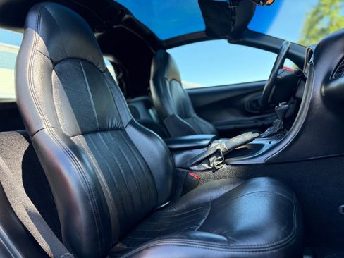 Used 2000 Chevrolet Corvette Coupe w/ Memory Pkg RWD image 17