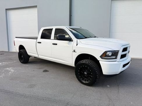 Used 2018 RAM 2500 Tradesman w/ Chrome Appearance Group image 11