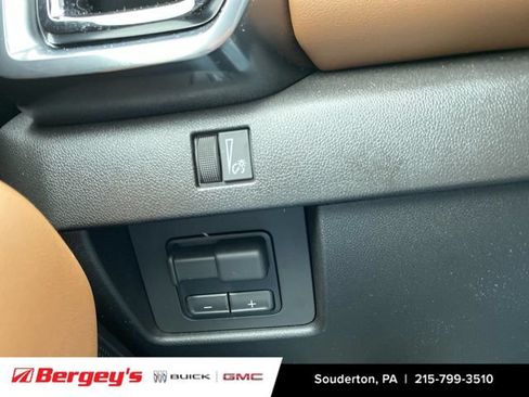 Used 2026 GMC Canyon AT4 w/ Technology Plus Package AWD/4WD image 19