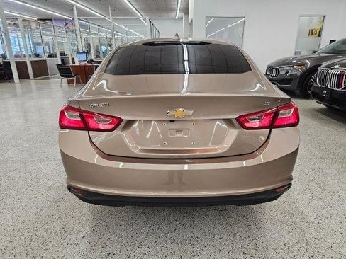 Used 2018 Chevrolet Malibu LT FWD image 5