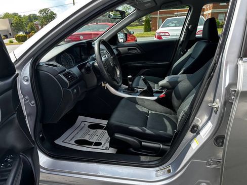 Used 2014 Honda Accord LX image 11