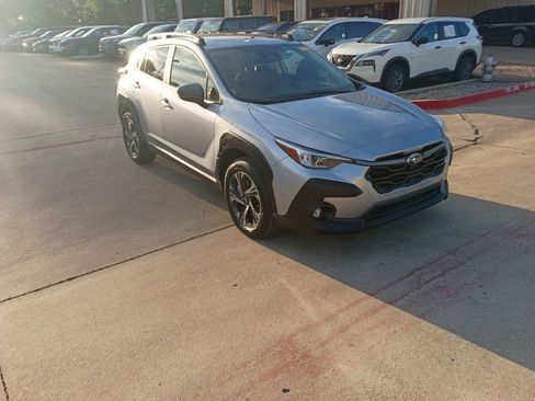 Used 2025 Subaru Crosstrek 2.0i Premium image 6
