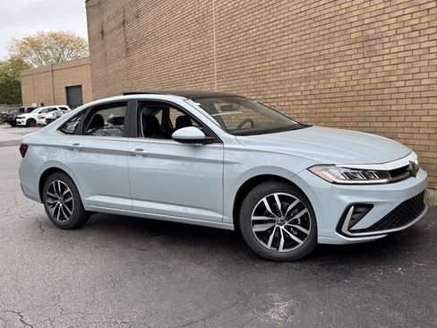 New 2025 Volkswagen Jetta SE image 5