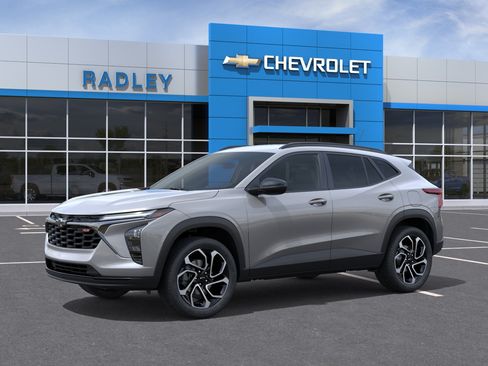New 2026 Chevrolet Trax RS FWD image 2