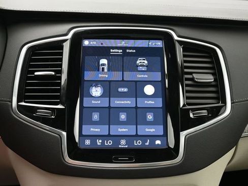 Used 2023 Volvo XC90 B6 Ultimate w/ Protection Package AWD/4WD image 17
