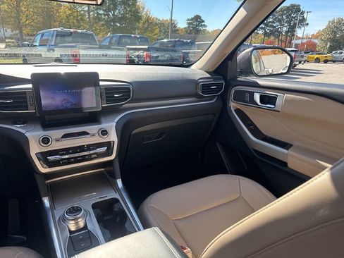 Certified 2024 Ford Explorer XLT w/ Equipment Group 202A image 13