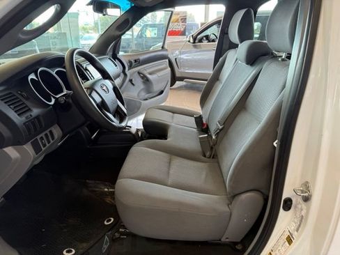 Used 2014 Toyota Tacoma 2WD Regular Cab image 19