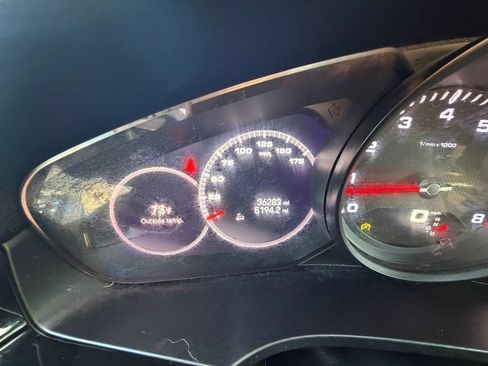 Used 2022 Porsche Cayenne AWD/4WD image 15