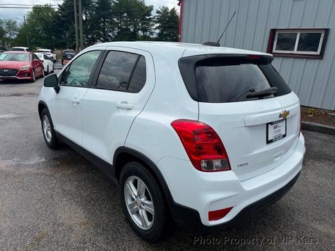 Used 2020 Chevrolet Trax LS w/ Tint and Cruise Package FWD image 7
