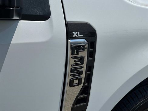 New 2025 Ford F350 XL w/ XL Chrome Package image 19